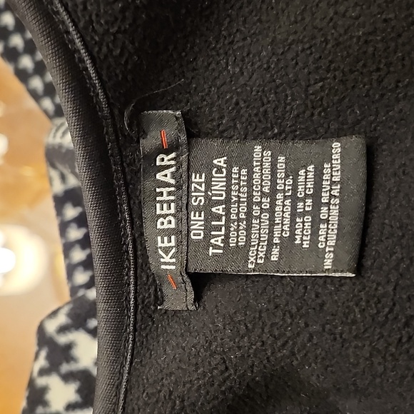 Ike Behar NWOT Black & White Houndstooth/Black Reversible Wrap, One Size, $32 - Picture 3 of 9